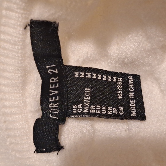 Gorgeous Winter White Sweater - Picture 3 of 3